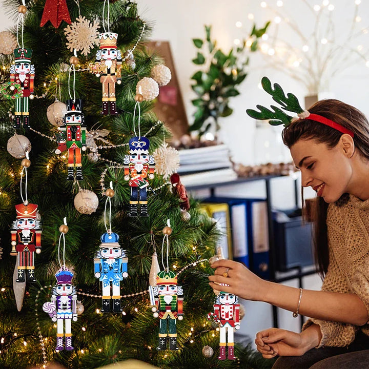 Gledelig julepynt – Fargerik dekorasjonsornamenter for juletreet | Luvikno