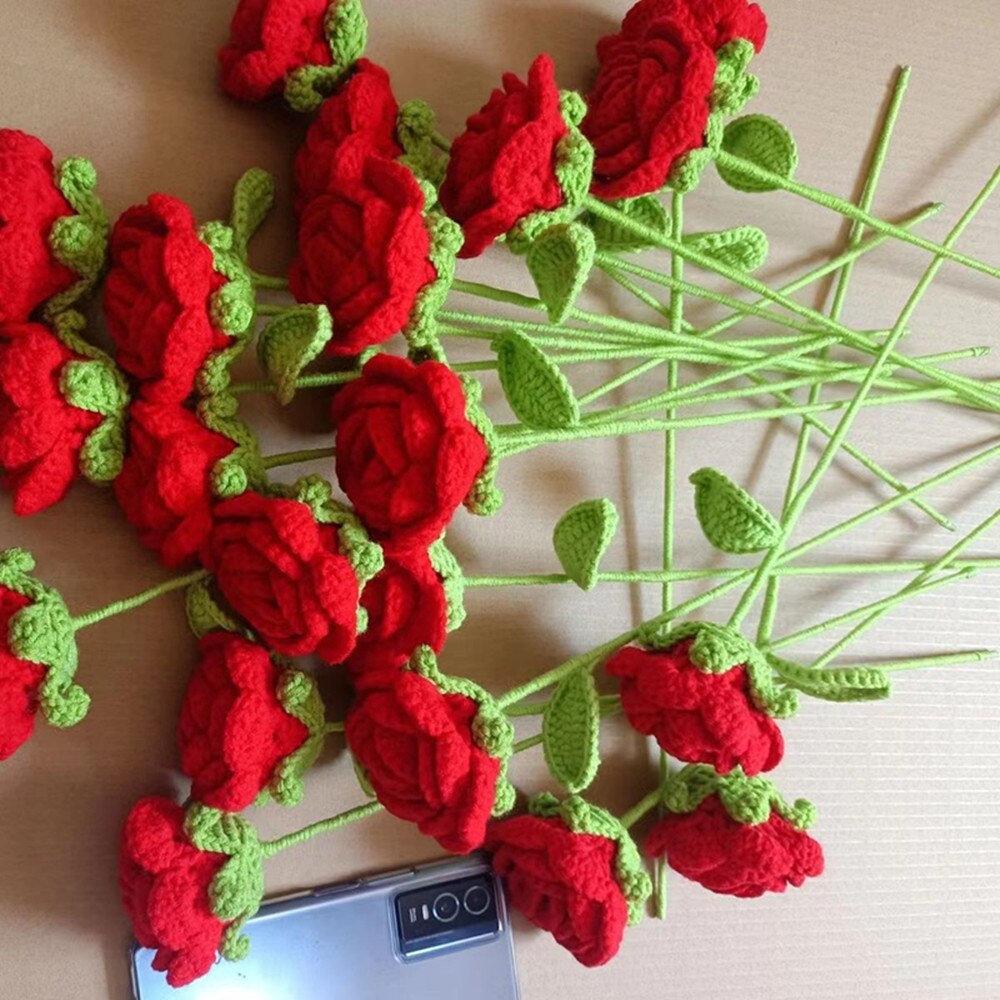 Håndstrikket rosebukett