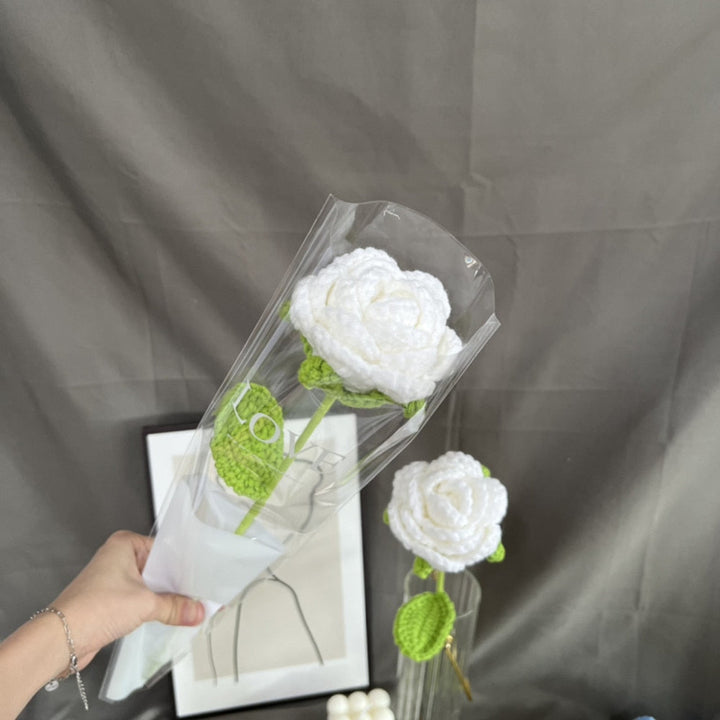 Håndstrikket rosebukett