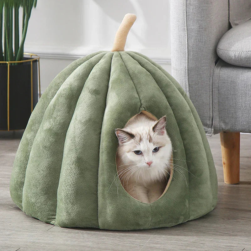 Luvikno | Pumpkinpaws Cozy Gresskarformet Kattedyne for vinterkomfort & halloween-atmosfære