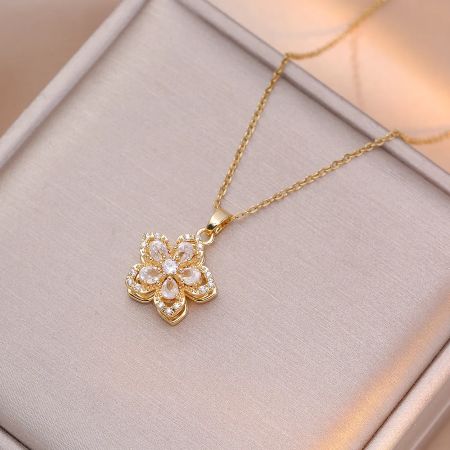 Rotating Flower Pendant Necklace – Non-Tarnish Allsidig Smykke Luvikno