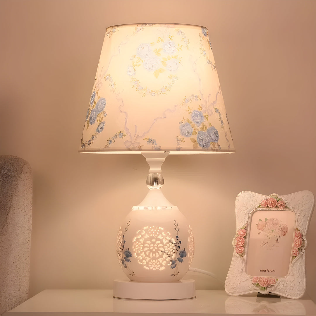 Luvikno | Lustrelia Krystall Optisk Bordlampe | LED Belysning & Berøringsfunksjon | Elegant Lysspill | 220V | Plast