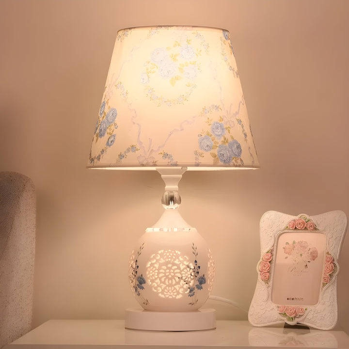 Luvikno | Lustrelia Krystall Optisk Bordlampe | LED Belysning & Berøringsfunksjon | Elegant Lysspill | 220V | Plast