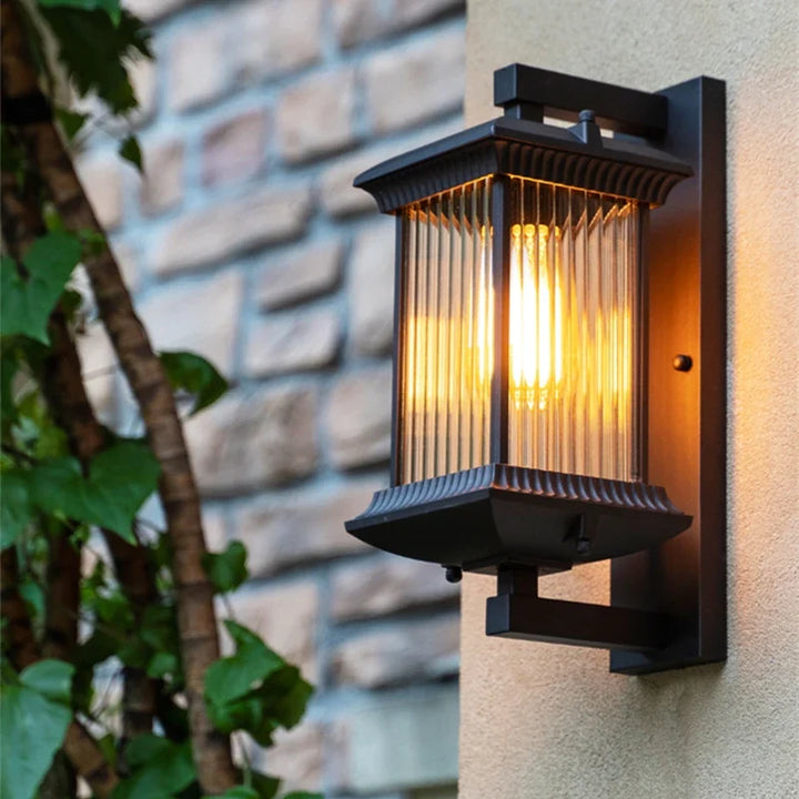 Luvikno | Lysavvisende Utendørs Vegglampe Metall | Værbestandig IP65 | E27 Sokkel | For Hage, Port & Terrasse