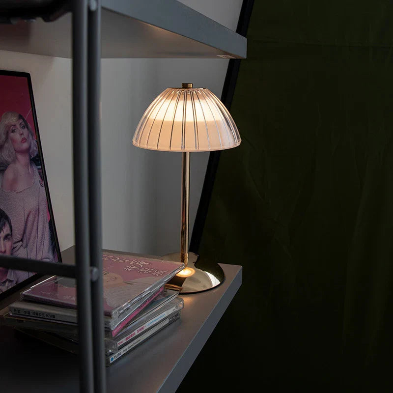 Nordisk LED bordlampe – Dimmbar, Moderne design for stue og soverom | Luvikno