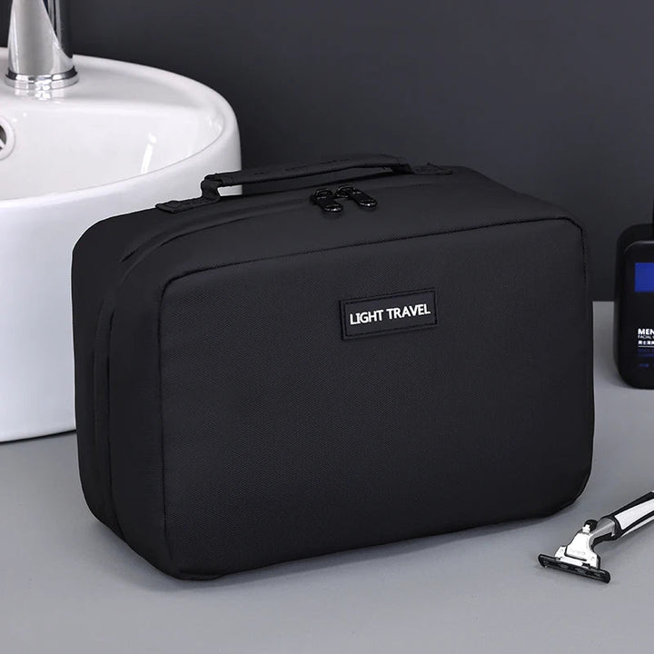 Luvikno | Packvard Herres Toalettmappe Reisetask | 24×16×11 cm | Vannavvisende & Rivesterk | Med Bærehåndtak & Godt med Oppbevaring
