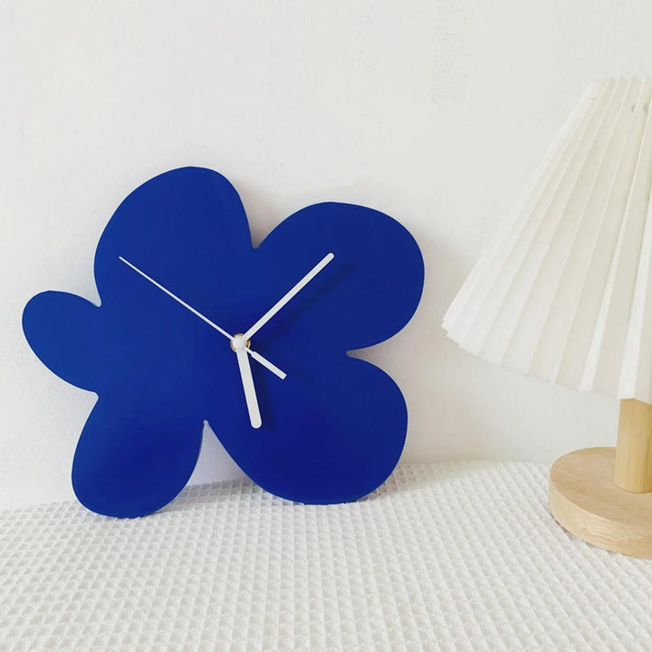FloralTime – Elegant Blomsterklokke for din Interiør Luvikno