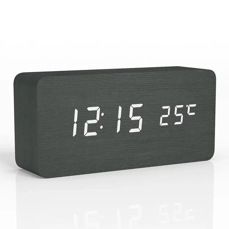 Luvikno | Tre LED Digitalt Vekkerklokke: Stilig bord- og nattbordklokke med temperaturvisning