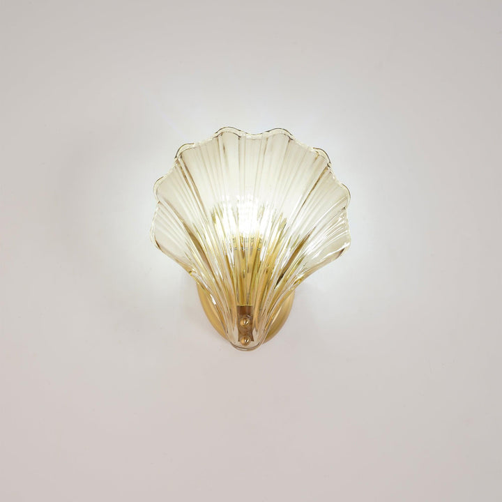 Shell vegglampe - Bring maritim eleganse inn i hjemmet | Luvikno