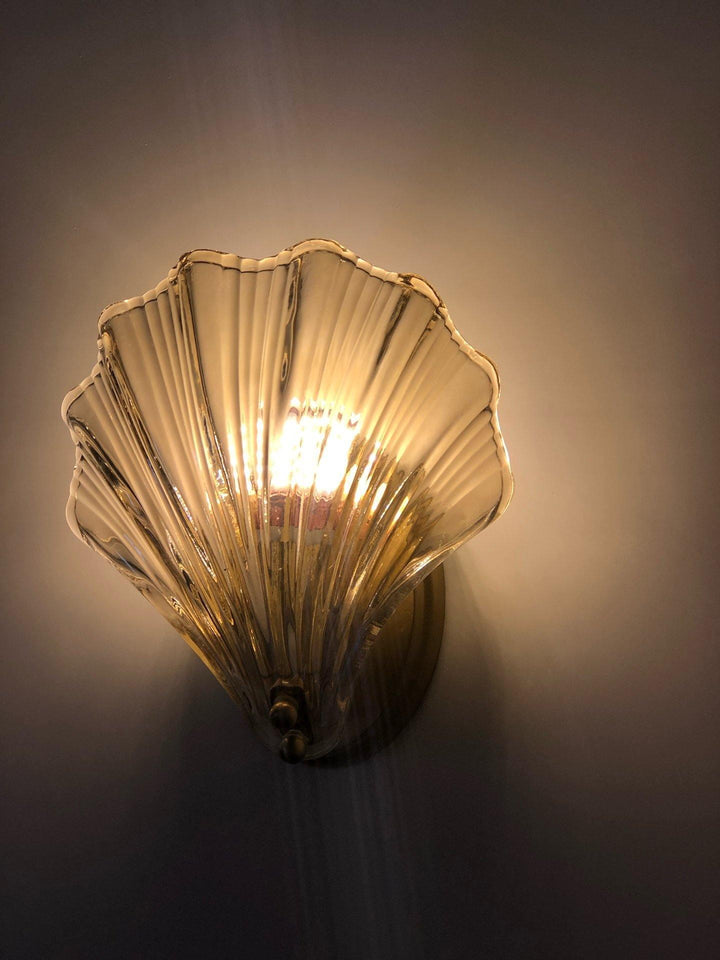 Shell vegglampe - Bring maritim eleganse inn i hjemmet | Luvikno