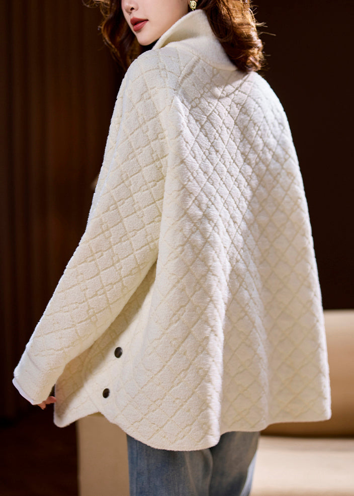 Luvik | Vaaleat villatakit napilla