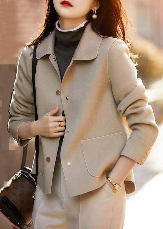 Luvik | Villakangaspäällysvaatteet mustilla napillisilla taskuilla