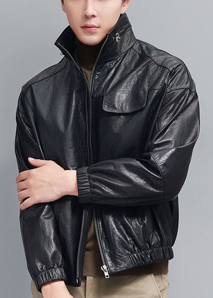 Luvik | Miesten musta tekonahkatakki, jossa on korkeakauluspää ja vetoketju