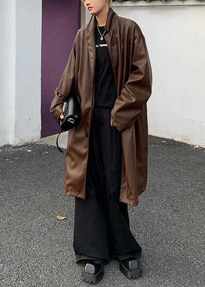 Luvik | Peter Pan kauluksen ruskea nappi tekonahkainen takki miehille