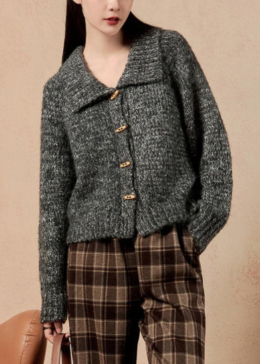 Luvik | Harmaa Peter Pan kauluksella varustettu neuletakki napilla talveksi