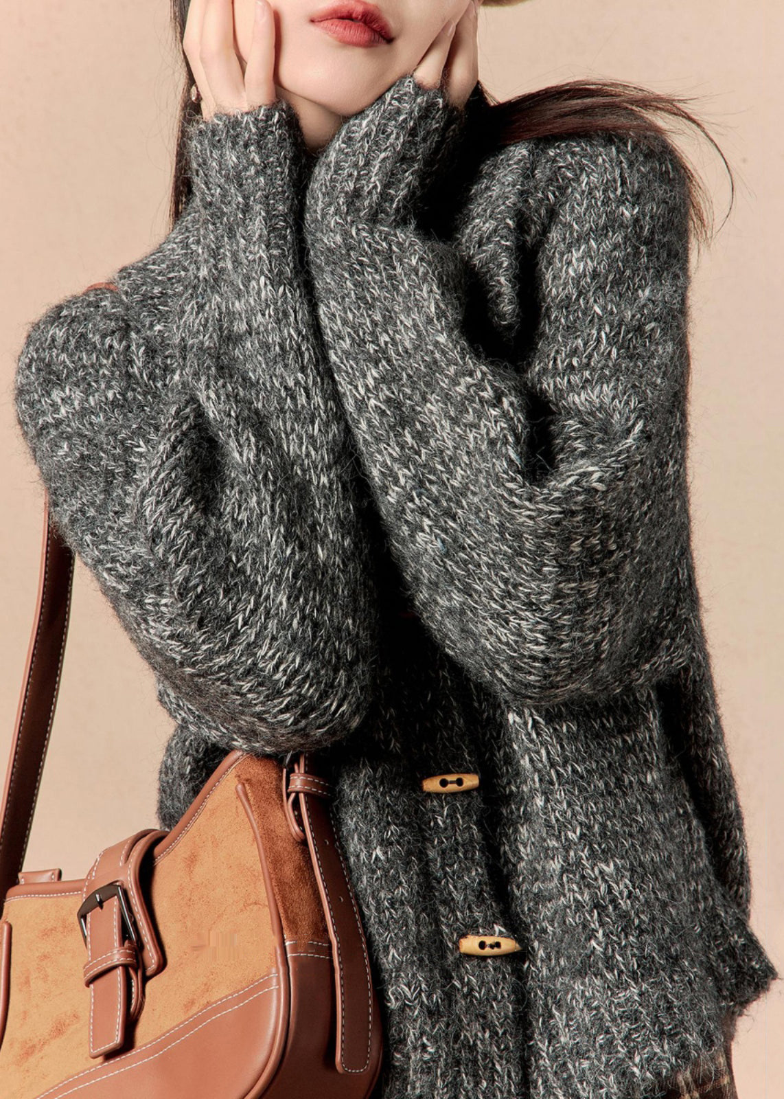 Luvik | Harmaa Peter Pan kauluksella varustettu neuletakki napilla talveksi