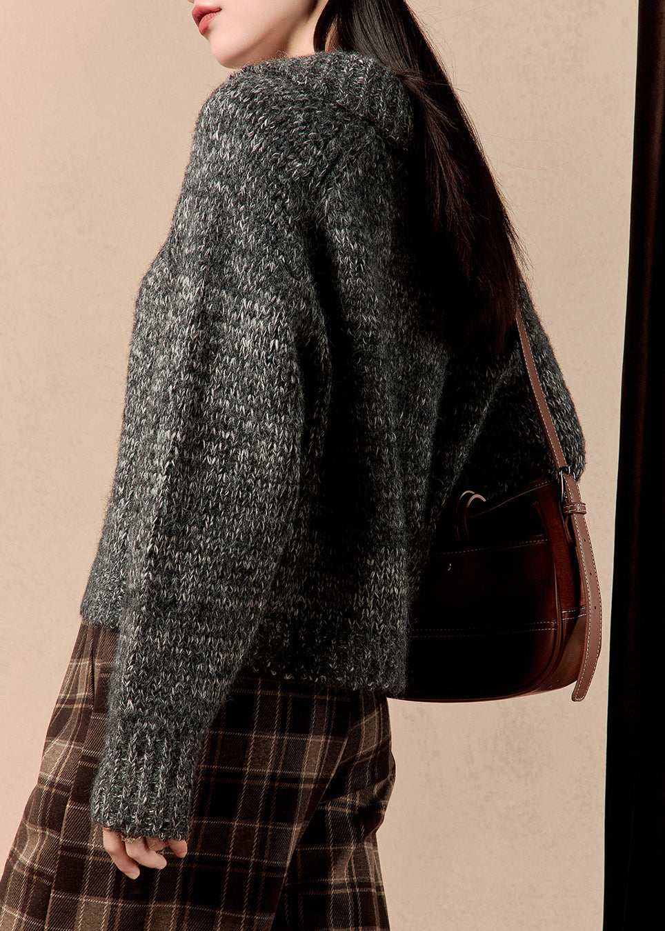 Luvik | Harmaa Peter Pan kauluksella varustettu neuletakki napilla talveksi