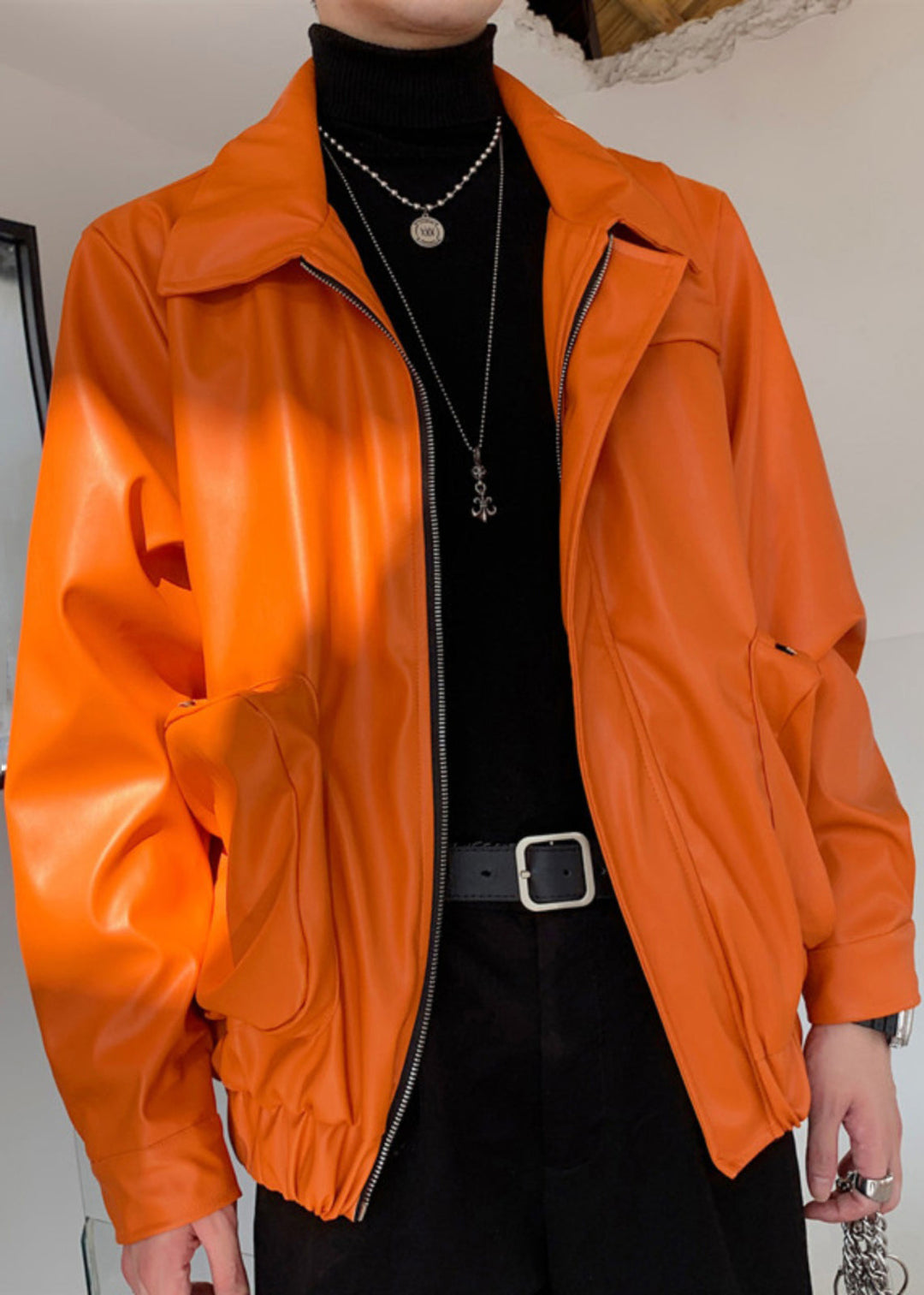Luvik | I oransje kunstlæder med glidelås lommer herrejakker