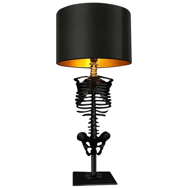 Luvikno | Håndlaget gotisk skjelett bordlampe