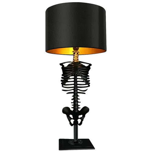 Luvikno | Håndlaget gotisk skjelett bordlampe