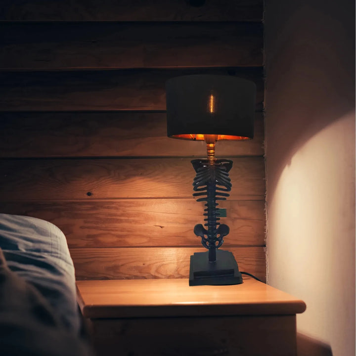 Luvikno | Gotisk Skelet Bordlampe – Håndlaget og Mysterisk Design