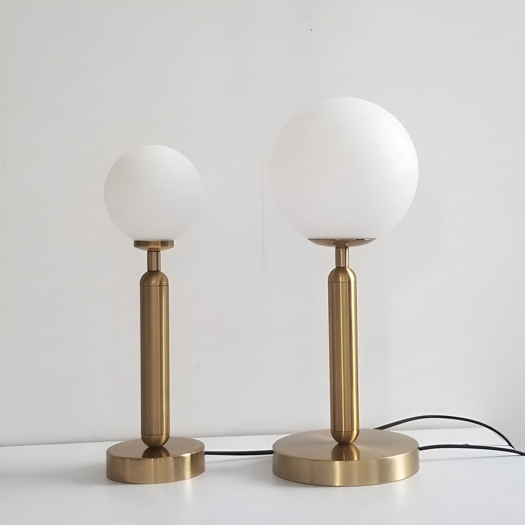 Luvikno | SphereShine Luxe Bordlampe i Glass & Messing – Eleganse og LED