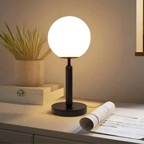 Luvikno | SphereShine Luxe Bordlampe i Glass & Messing – Eleganse og LED