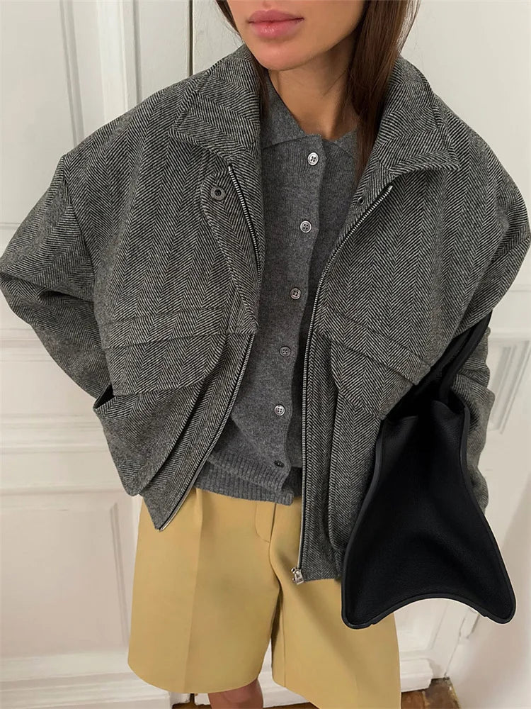 Luvik | Syksytakki - Tyylikäs ja Mukava Takki Korkealla Vyötäröllä ja Vetoketjulla Viileämmille Päiville