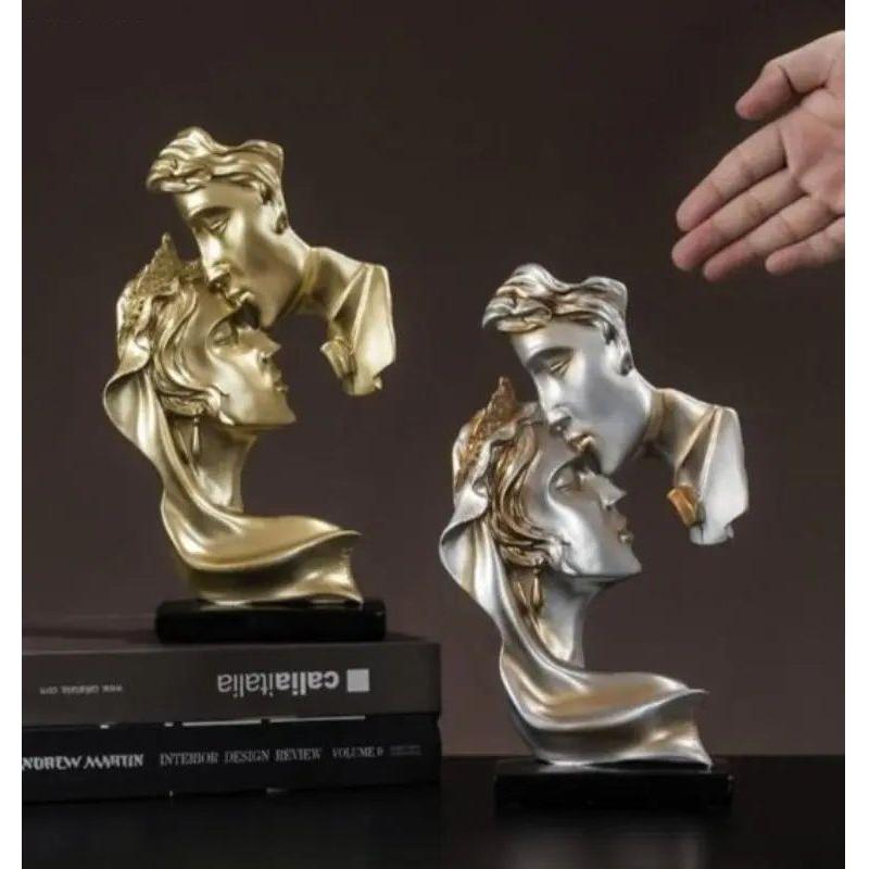 Sweet Kiss - Panneklem-kysende Kjærlighetspar Statue | Luvikno