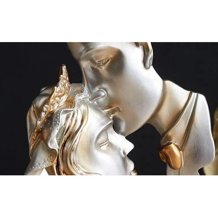 Sweet Kiss - Panneklem-kysende Kjærlighetspar Statue | Luvikno