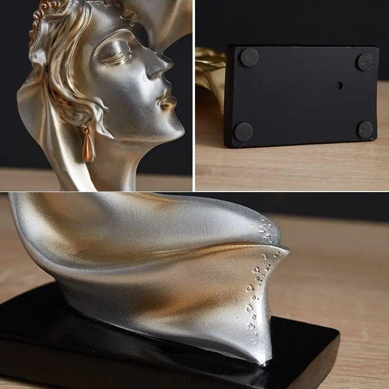 Sweet Kiss - Panneklem-kysende Kjærlighetspar Statue | Luvikno