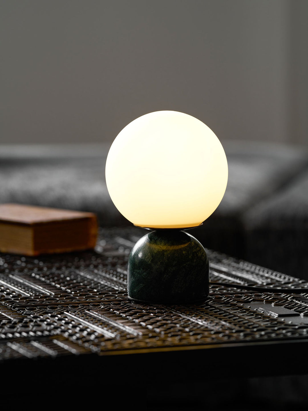 Marmor Orb Bordlampe | Luvikno