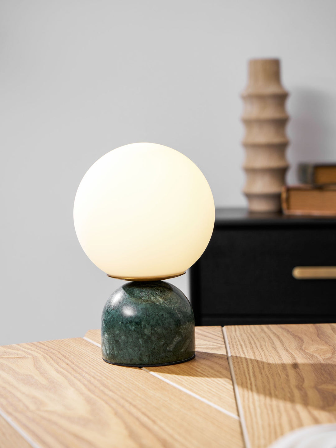 Marmor Orb Bordlampe | Luvikno