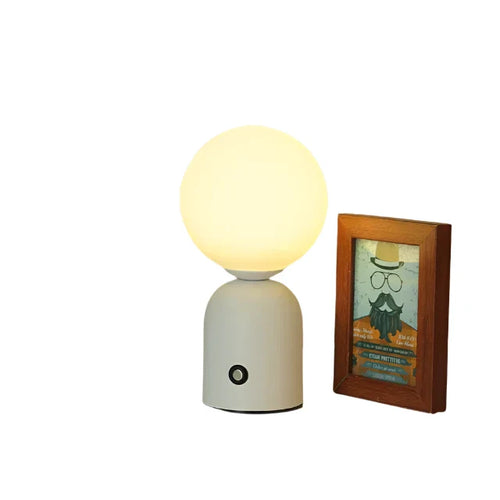 Oppladbar LED Bordlanterne – Bærbar Trådløs Lampe for Innendørs & Utendørs | Luvikno