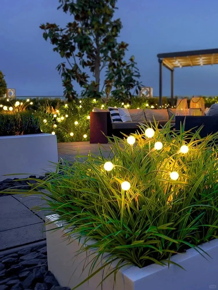 Solcelledrevet Firefly Hagebelysning - Trehodet LED-lampe for utendørs | Luvikno