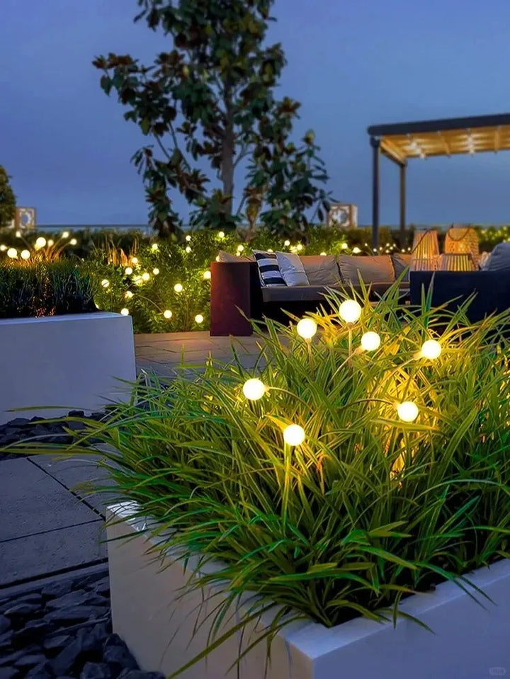 Solcelledrevet Firefly Hagebelysning - Trehodet LED-lampe for utendørs | Luvikno