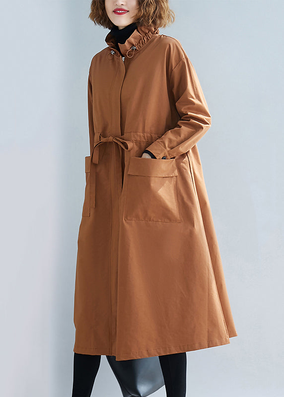 Luvik | Karamell høyhalset snøre patchwork bomull trench-coater