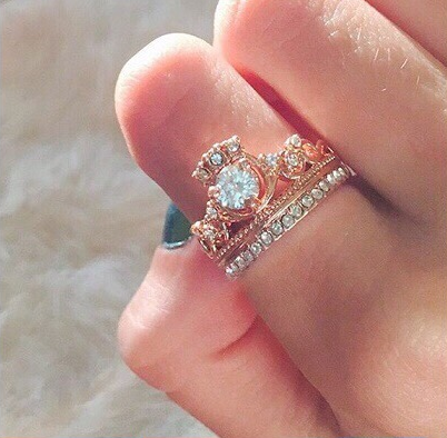 Rose Gold Queen Ring | Luvikno