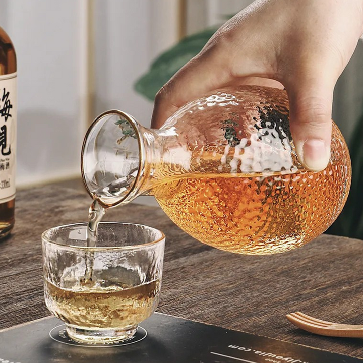 Japansk sake-sett laget av glass – Elegant karaffel med kopper | Perfekt for vin, whisky og likør | Luvikno