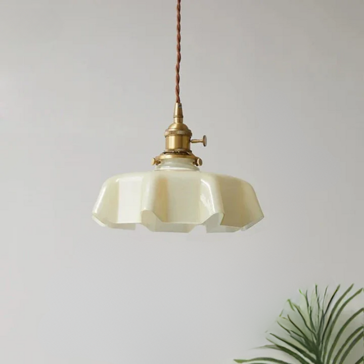 Messing pendellampe i fransk design – Elegant taklampe til stue | Luvikno