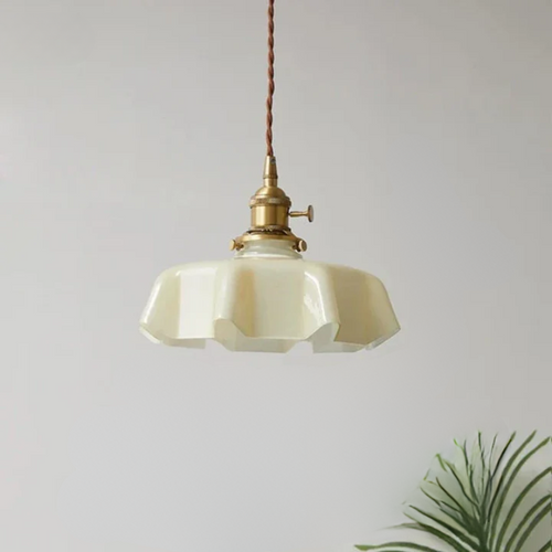Messing pendellampe i fransk design – Elegant taklampe til stue | Luvikno
