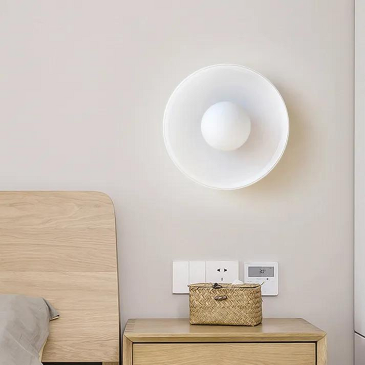 Rund Taklampe med Stilren Funksjonalitet - LumiSphere | Luvikno