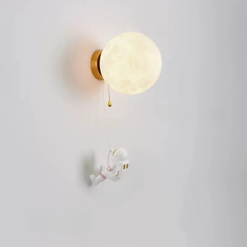 LunarGlow Vegglampe - Måneformet Astronaut Belysning Luvikno