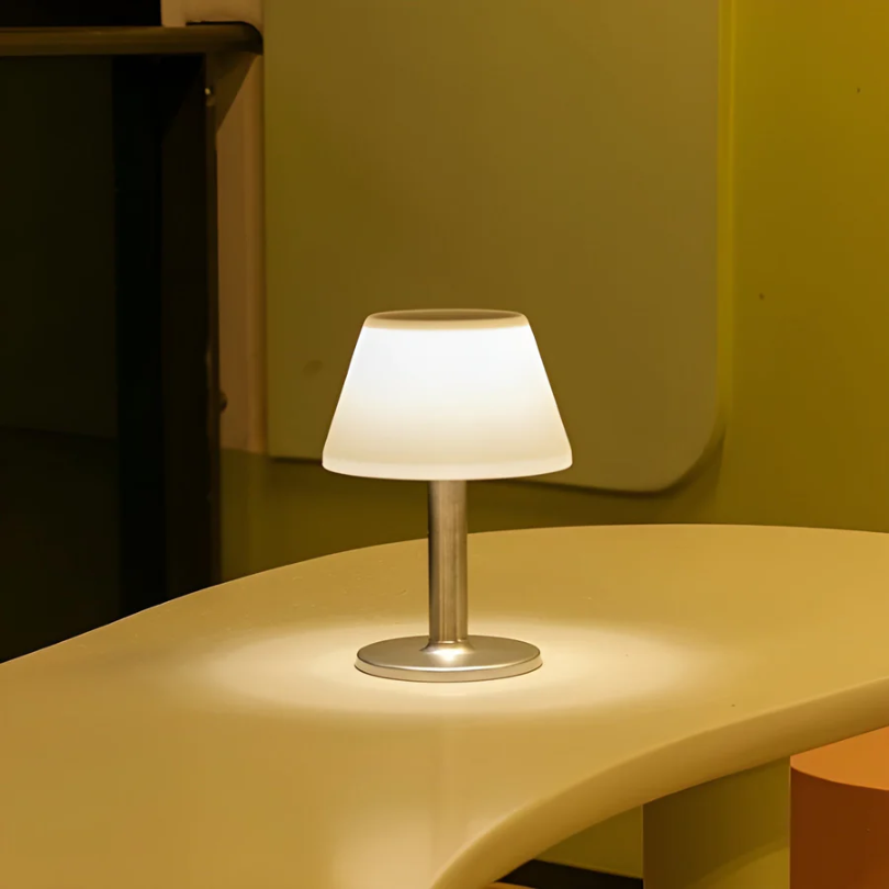 Stilig solbordlampe - SolarLuxe | Luvikno