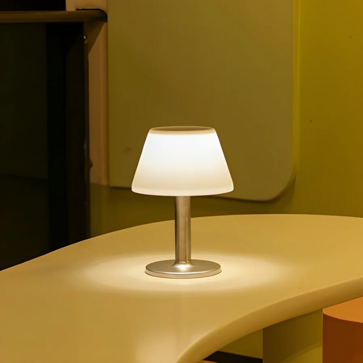 Stilig solbordlampe - SolarLuxe | Luvikno