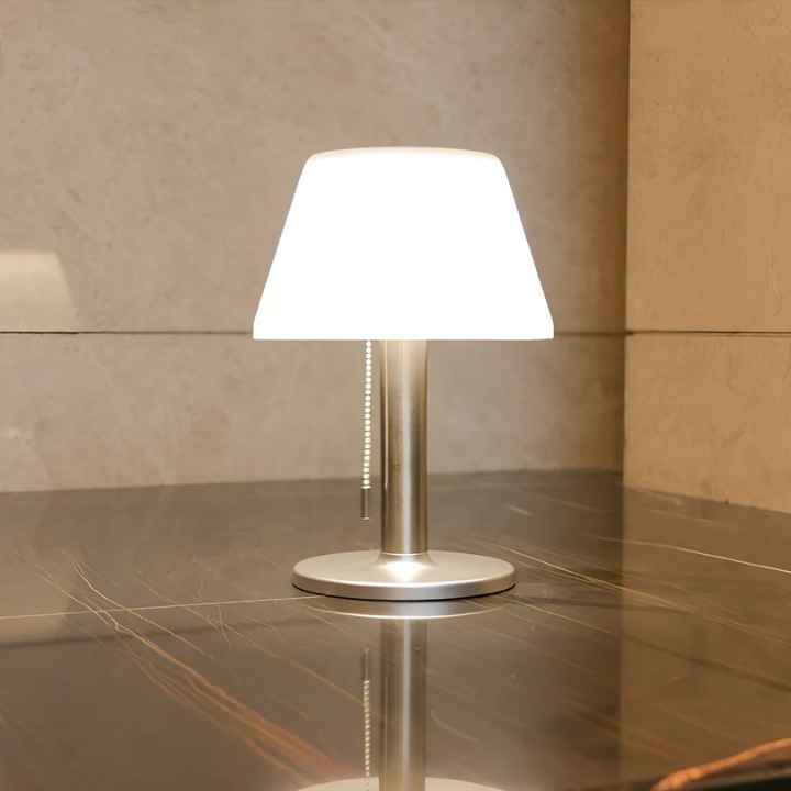 Stilig solbordlampe - SolarLuxe | Luvikno