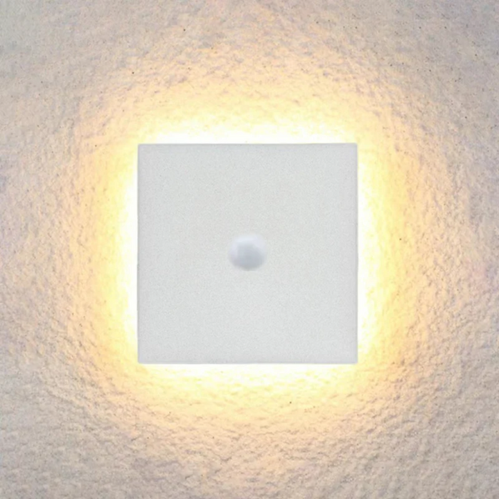 Tight LED Vegglampe for Moderne Interiør Luvikno