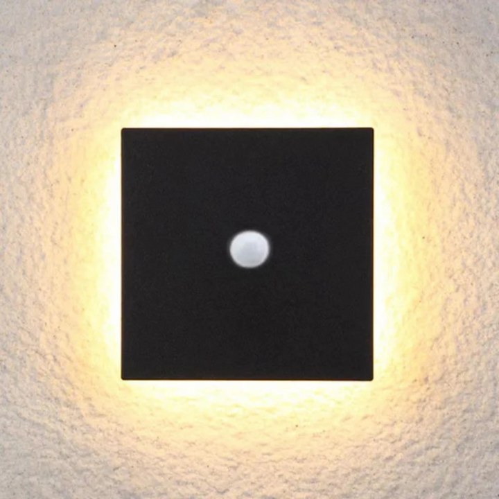 Tight LED Vegglampe for Moderne Interiør Luvikno