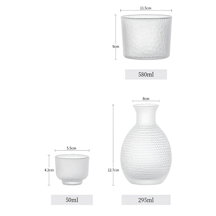 Japansk sake-sett laget av glass – Elegant karaffel med kopper | Perfekt for vin, whisky og likør | Luvikno