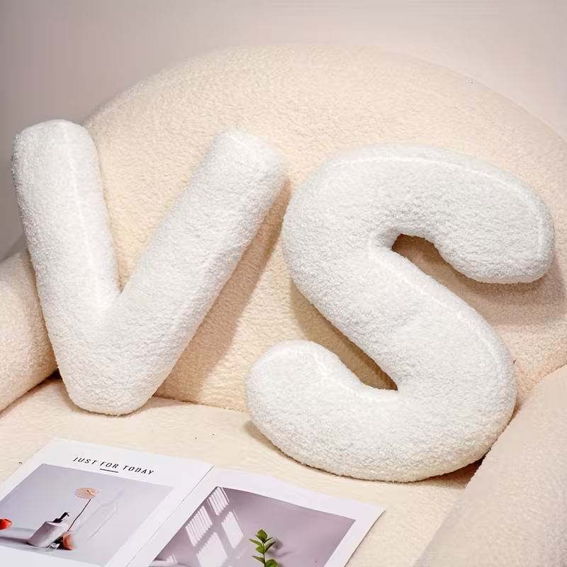 Hvit Bokstav Dekorativ Pute – Myk Og Allsidig | Kreative Puter For Sofaen Og Sengen | Luvikno